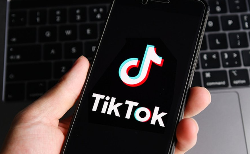 How to add a link to a TikTok